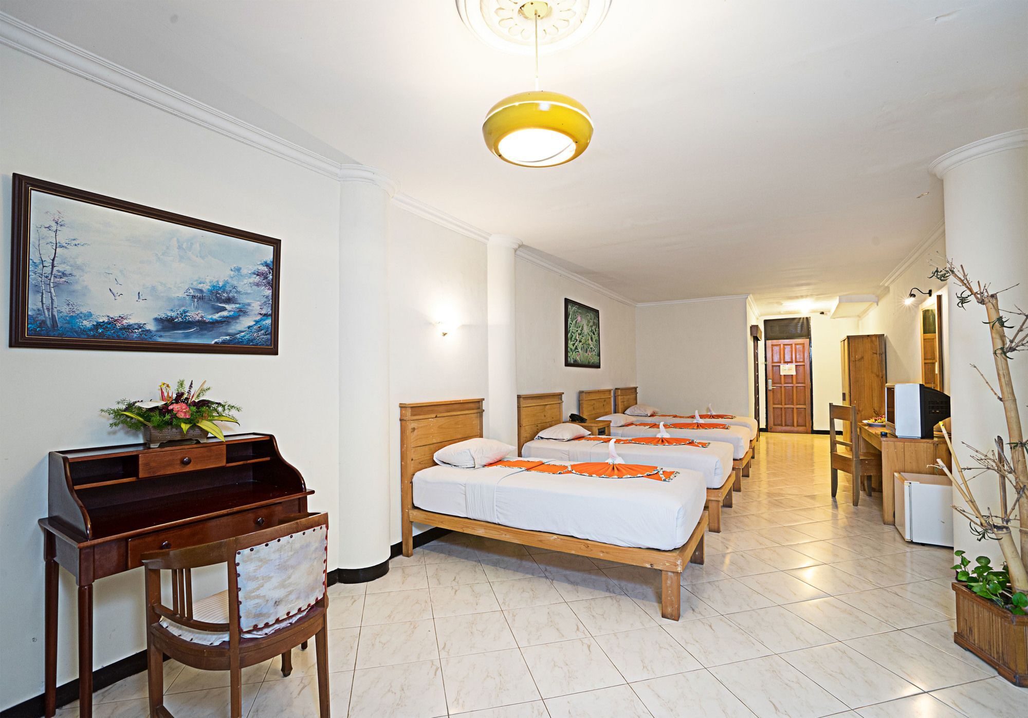Royal Hotel Tretes Prigen Exterior photo