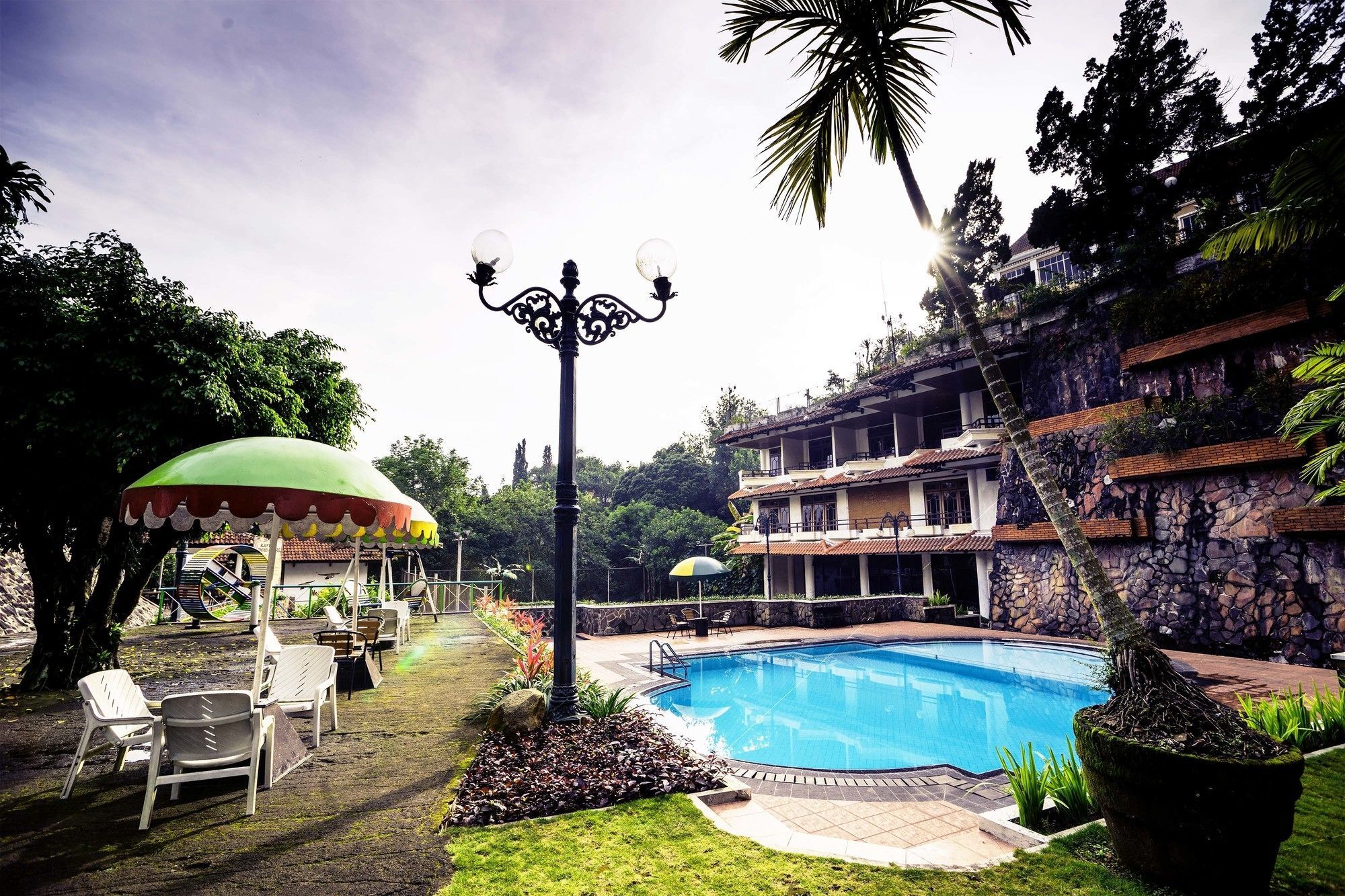 Royal Hotel Tretes Prigen Exterior photo
